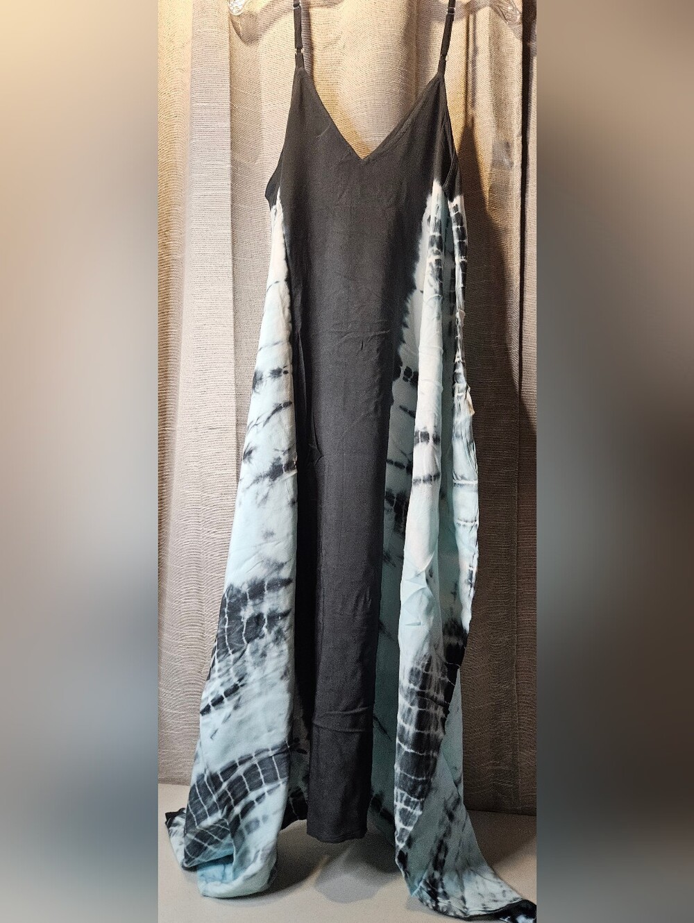 Black and Blue Tie-Dye Flowing Jumpsuit - Picture 10 of 13